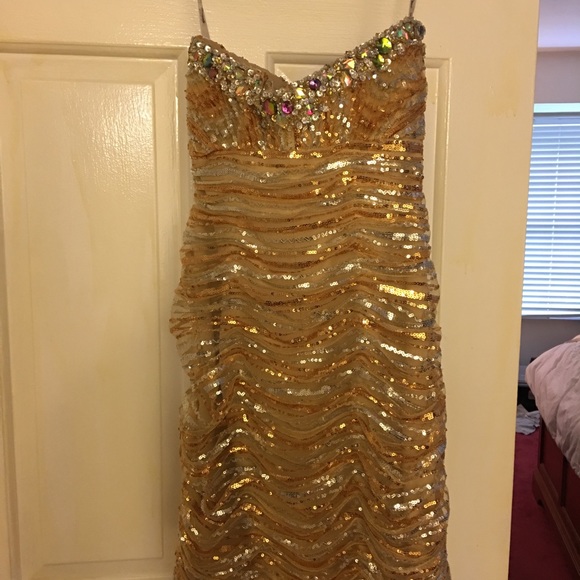 Beautiful mini Homecoming dress! - Picture 4 of 4
